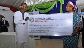 Second lauréat primé par le PARI de la CEDEAO: Pr Jean David N’Guessan reçoit $200,000 USD au nom de son consortium